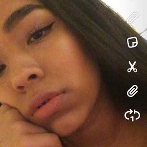 Meet your Posher, Scarlet